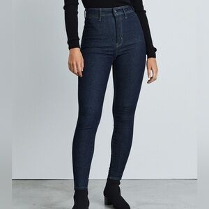 EUC Everlane The Way-High® Clean Front Skinny Jean